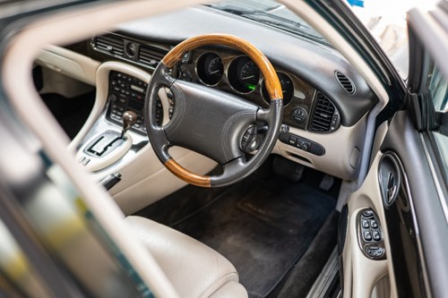 1997 Jaguar XJR V8 Te koop (foto 17 van 251)