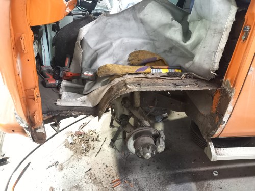 1973 Volkswagen T2 Motor Caravan Te koop (foto 140 van 146)