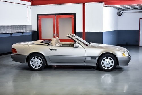 1995 Mercedes-Benz (R129) SL500 Convertible 5,0L V8 In vendita (immagine 10 di 144)