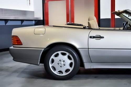 1995 Mercedes-Benz (R129) SL500 Convertible 5,0L V8 In vendita (immagine 69 di 144)