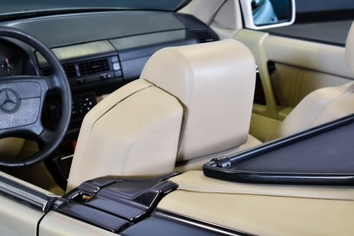 1995 Mercedes-Benz (R129) SL500 Convertible 5,0L V8 In vendita (immagine 89 di 144)