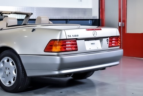 1995 Mercedes-Benz (R129) SL500 Convertible 5,0L V8 In vendita (immagine 92 di 144)