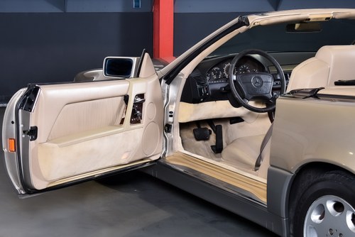 1995 Mercedes-Benz (R129) SL500 Convertible 5,0L V8 In vendita (immagine 37 di 144)