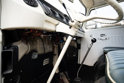 1969 Volkswagen Type 2 Bay Window Camper Conversion Te koop (foto 59 van 123)