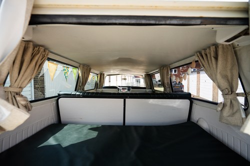 1969 Volkswagen Type 2 Bay Window Camper Conversion Te koop (foto 61 van 123)