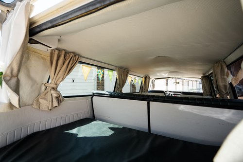 1969 Volkswagen Type 2 Bay Window Camper Conversion Te koop (foto 62 van 123)