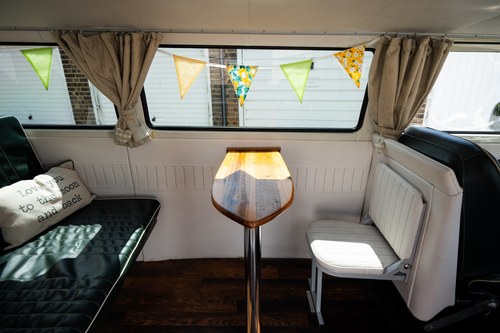1969 Volkswagen Type 2 Bay Window Camper Conversion Te koop (foto 72 van 123)