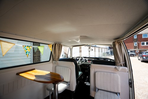 1969 Volkswagen Type 2 Bay Window Camper Conversion Te koop (foto 75 van 123)
