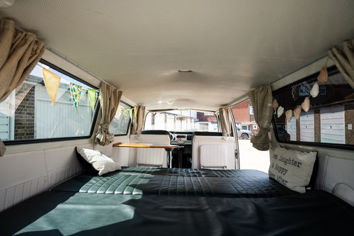 1969 Volkswagen Type 2 Bay Window Camper Conversion Te koop (foto 80 van 123)