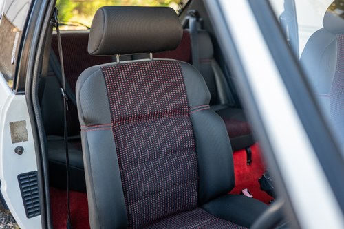 1990 Peugeot 205 GTI 1.6 Phase 1 For Sale (picture 34 of 247)