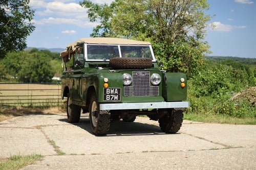 1966 Land Rover Series IIA 88” à vendre (picture 3 of 202)