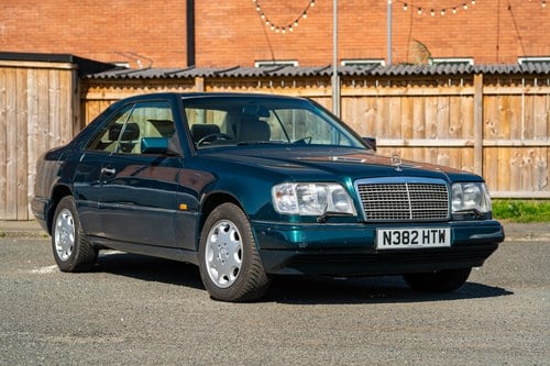 1995 Mercedes-Benz C124 E320 Coupe à vendre (picture 2 of 101)