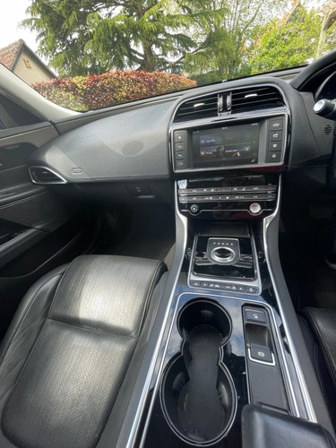 2017 Jaguar X760 XE 20d Portfolio AWD En venta (imagen 28 de 39)