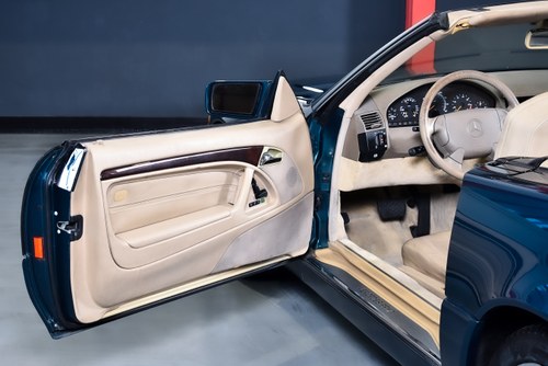 1998 Mercedes-Benz R129 SL500 Convertible 5,0L V8 In vendita (immagine 47 di 111)