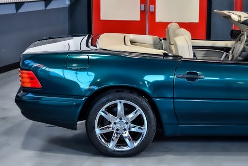 1998 Mercedes-Benz R129 SL500 Convertible 5,0L V8 In vendita (immagine 65 di 111)