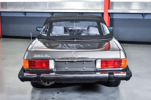 1984 Mercedes-Benz R107 380SL Convertible 3,8L V8 zum Verkauf (Bild 28 von 102)
