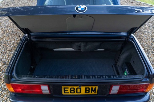 1990 BMW E30 325i M Technic II Convertible with Air Ride à venda (imagem 53 de 114)