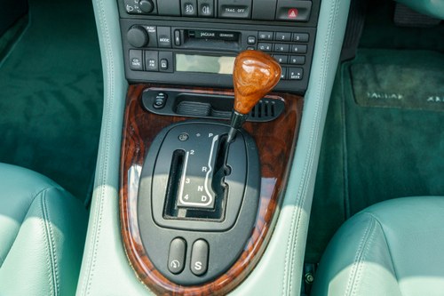 1998 Jaguar XK8 (X100) zum Verkauf (Bild 45 von 150)