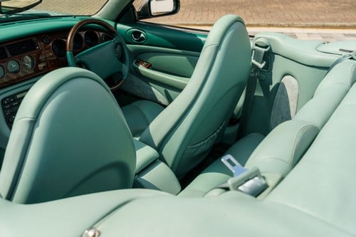 1998 Jaguar XK8 (X100) zum Verkauf (Bild 58 von 150)