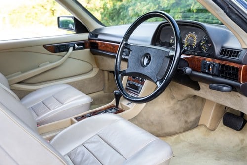 1986 Mercedes-Benz W126 560SEC Te koop (foto 41 van 192)