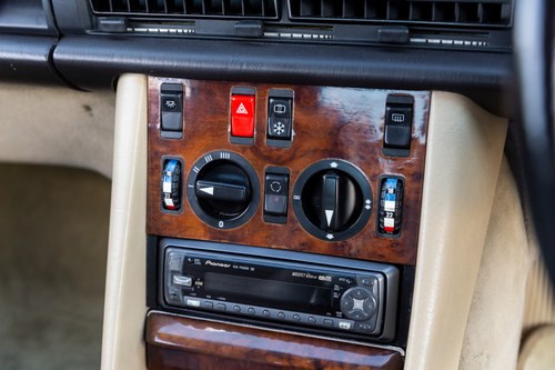 1986 Mercedes-Benz W126 560SEC Te koop (foto 44 van 192)