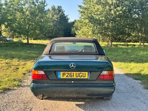 1997 Mercedes-Benz A124 E220 Cabriolet zum Verkauf (Bild 4 von 116)
