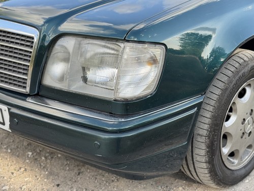 1997 Mercedes-Benz A124 E220 Cabriolet zum Verkauf (Bild 91 von 116)