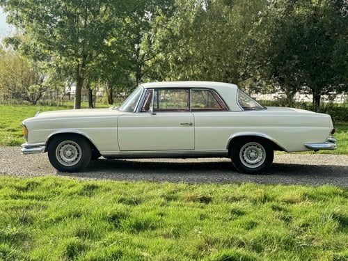 1963 Mercedes-Benz 220SE Coupe (W111) In vendita (immagine 8 di 134)