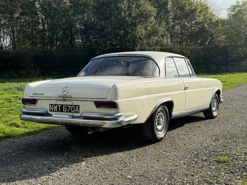 1963 Mercedes-Benz 220SE Coupe (W111) In vendita (immagine 12 di 134)