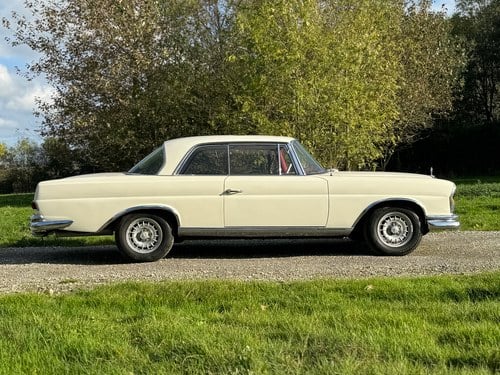 1963 Mercedes-Benz 220SE Coupe (W111) In vendita (immagine 9 di 134)