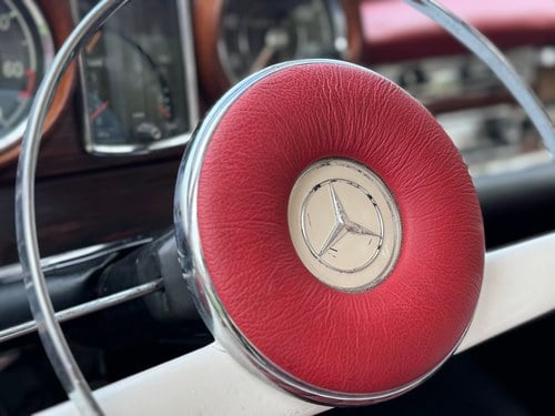 1963 Mercedes-Benz 220SE Coupe (W111) In vendita (immagine 19 di 134)