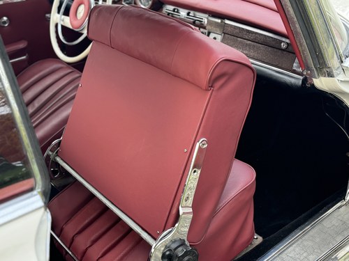 1963 Mercedes-Benz 220SE Coupe (W111) In vendita (immagine 47 di 134)