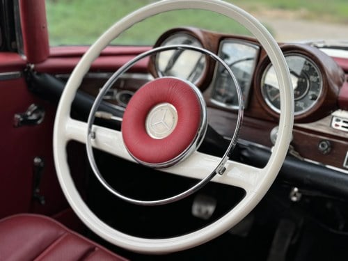 1963 Mercedes-Benz 220SE Coupe (W111) In vendita (immagine 21 di 134)