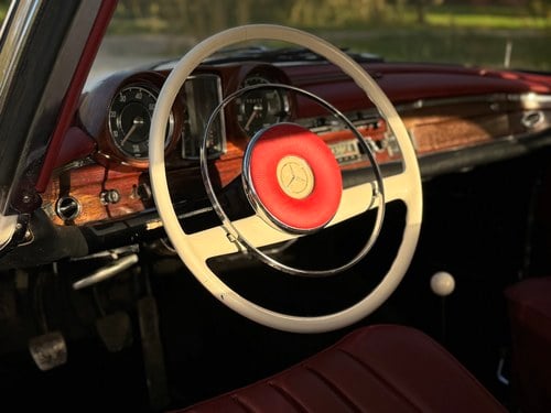 1963 Mercedes-Benz 220SE Coupe (W111) In vendita (immagine 23 di 134)
