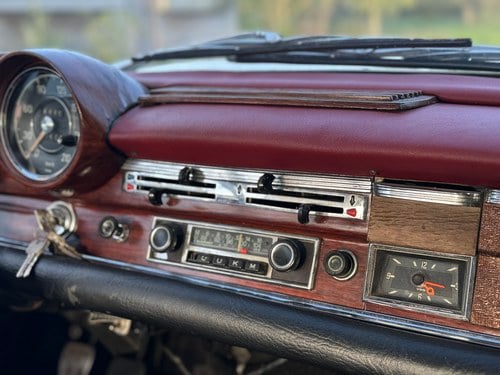 1963 Mercedes-Benz 220SE Coupe (W111) In vendita (immagine 31 di 134)