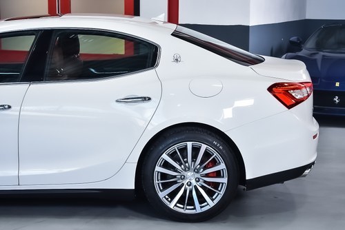 2015 Maserati Q4 Ghibli Sedan 3,0L V6 à venda (imagem 87 de 102)