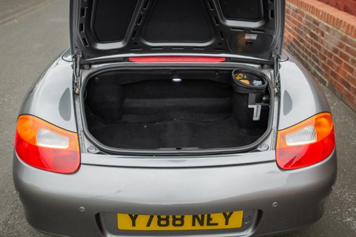 2001 Porsche 986 Boxster 3.2S Te koop (foto 66 van 113)