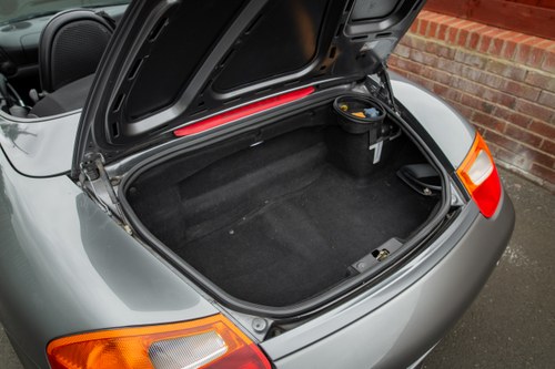 2001 Porsche 986 Boxster 3.2S Te koop (foto 67 van 113)