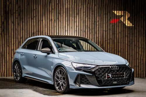 2025 Audi RS3 2.5 TFSI Carbon Black Sportback S Tronic quatt Kaufen Bei