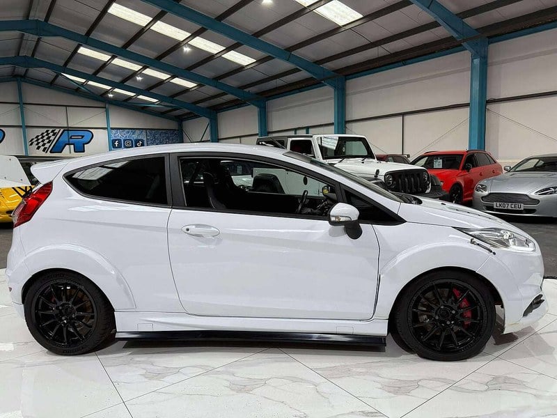2014 Ford Fiesta T EcoBoost ST-2