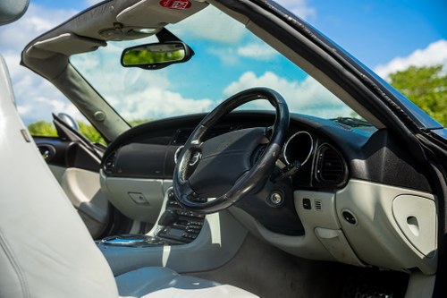 2005 Jaguar XKR "White Badge" In vendita (immagine 42 di 139)