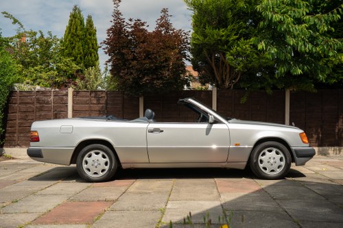 1993 Mercedes-Benz 320 CE Cabriolet A124 For Sale (picture 11 of 165)