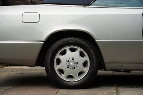 1993 Mercedes-Benz 320 CE Cabriolet A124 For Sale (picture 23 of 165)