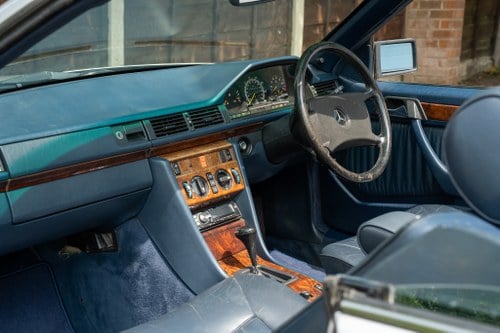 1993 Mercedes-Benz 320 CE Cabriolet A124 For Sale (picture 33 of 165)