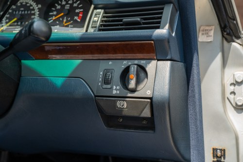 1993 Mercedes-Benz 320 CE Cabriolet A124 For Sale (picture 44 of 165)