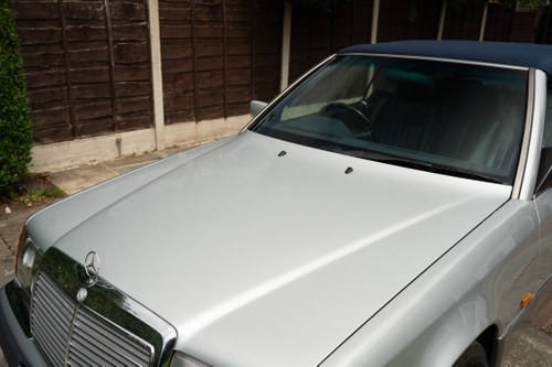 1993 Mercedes-Benz 320 CE Cabriolet A124 For Sale (picture 90 of 165)