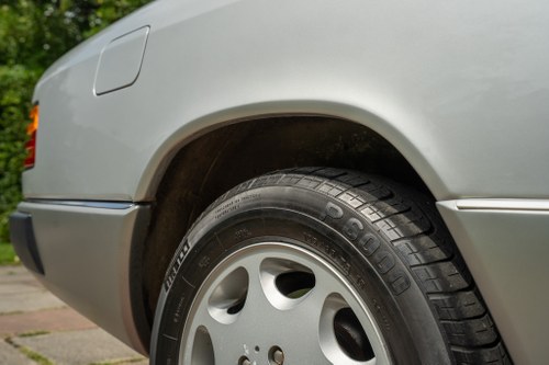 1993 Mercedes-Benz 320 CE Cabriolet A124 For Sale (picture 100 of 165)