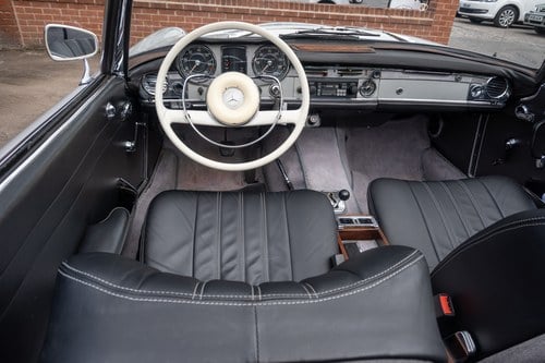 1967 Mercedes-Benz W113 250SL Automatic zum Verkauf (Bild 71 von 318)