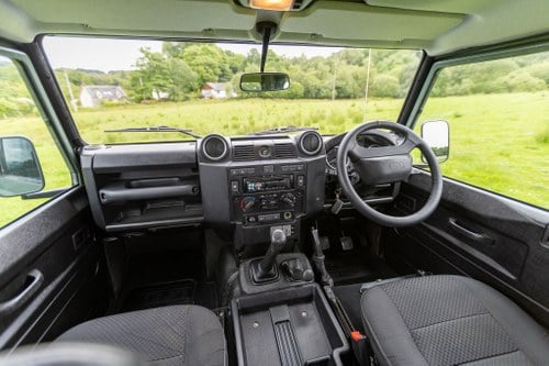 2015 Land Rover Defender 110 Pick Up 2.2L ‘Puma’ En venta (imagen 32 de 175)