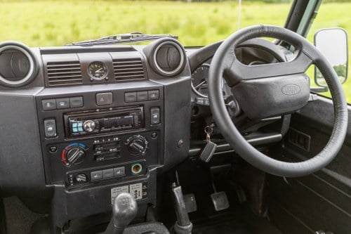 2015 Land Rover Defender 110 Pick Up 2.2L ‘Puma’ En venta (imagen 33 de 175)